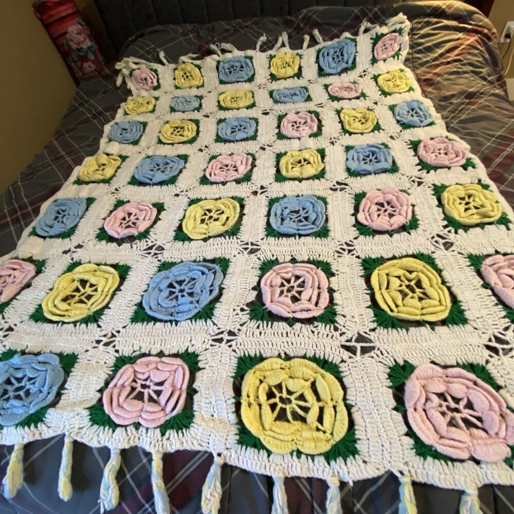 Vintage Handmade Crochet 3D Flower Blanket 67x57” Afghan Throw Cottagecore Artsy - Picture 6 of 6
